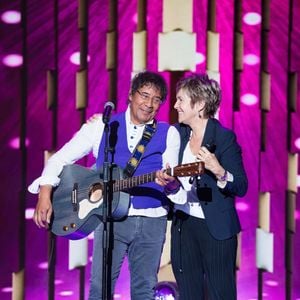 Dans les années 80, Véronique Jannot a vécu une belle histoire d'amour avec Laurent Voulzy.

Exclusif - Laurent Voulzy et Véronique Jannot à l'enregistrement de l'émission "La boîte à secrets", le 21 septembre 2020.

Photo : Tiziano Da Silva / Bestimage