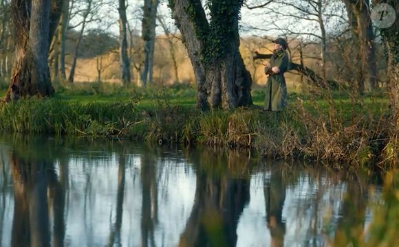 En légende, elle souligne le rôle de la créativité et de la nature dans la guérison collective et la réflexion personnelle.

Le palais de Kensington a publié le dernier épisode de sa série de vidéos " Mère Nature ", diffusée tout au long de l'année : " Hiver " à l'occasion des 44 ans de Catherine (Kate) Middleton, princesse de Galles - 9 janvier 2026
Kensington Palace via Bestimage