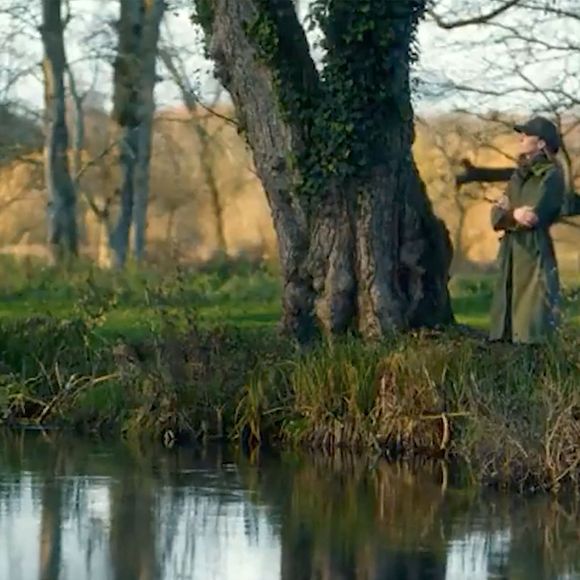 En légende, elle souligne le rôle de la créativité et de la nature dans la guérison collective et la réflexion personnelle.

Le palais de Kensington a publié le dernier épisode de sa série de vidéos " Mère Nature ", diffusée tout au long de l'année : " Hiver " à l'occasion des 44 ans de Catherine (Kate) Middleton, princesse de Galles - 9 janvier 2026
Kensington Palace via Bestimage