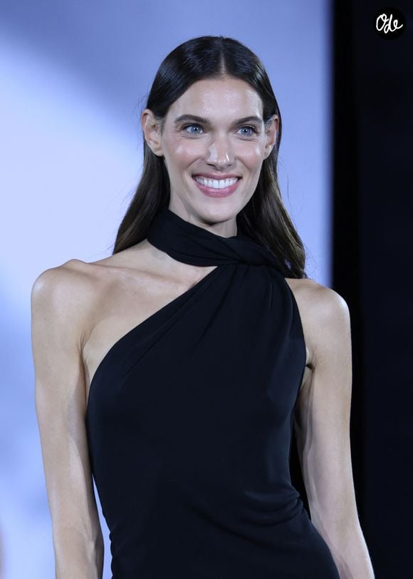 Charlotte Cardin au défilé L'OREAL lors de la Fashion Week de Paris (PFW), le  29 Septembre 2025.

© Denis Guignebourg / Bestimage