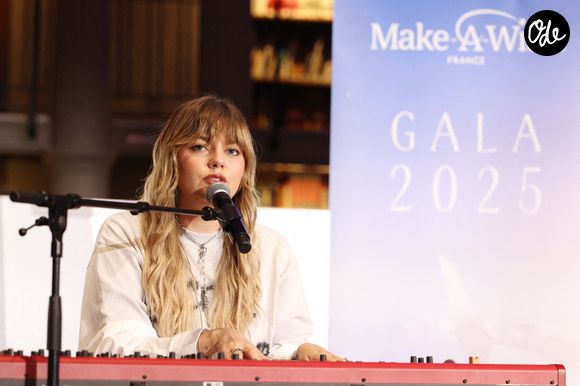 Louane a jeté son dévolu sur "Elle a les yeux revolver".

Exclusivité - Louane assiste au gala "Make a Wish" à Paris, le 8 décembre 2025. Photo de Jérôme Domine/ABACAPRESS.COM