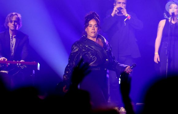 Amel Bent - Nouvelle édition du Foot-Concert organisé par le Réseau A.Ma.N.D./Huntington Avenir à la LDLC Arena à Lyon, le 11 Novembre 2024. Cet événement solidaire unique en France rassemble le sport et la musique pour lutter contre les maladies neurodégénératives. © Dominique Jacovides/Bestimage