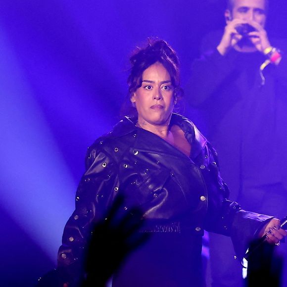 Amel Bent - Nouvelle édition du Foot-Concert organisé par le Réseau A.Ma.N.D./Huntington Avenir à la LDLC Arena à Lyon, le 11 Novembre 2024. Cet événement solidaire unique en France rassemble le sport et la musique pour lutter contre les maladies neurodégénératives. © Dominique Jacovides/Bestimage