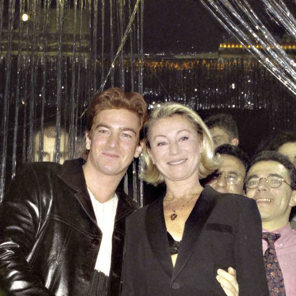 Photo d'archives de la chanteuse Sheila et son fils Ludovic Chancel à Paris, France, le 12 janvier 1998. Photo by Vim/ABACAPRESS.COM