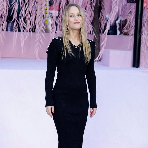 L’enregistrement s’est déroulé dans le mythique studio d’Abbey Road à Londres.

Vanessa Paradis au photocall du deuxième défilé Chanel "Collection Haute Couture Printemps/Eté 2026", lors de la Fashion Week de Paris, le 27 janvier 2026

© Olivier Borde / Bestimage