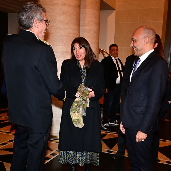 Anne Hidalgo, maire de Paris au dîner annuel du CCAF (Conseil de coordination des associations arméniennes de France) à l'hôtel du collectionneur à Paris le 11 mars 2025
Comme chaque année, la onzième édition du désormais fameux dîner du CCAF a fait salle comble. 450 personnes se sont retrouvées dans les salons de l'hôtel du collectionneur, à Paris. Lors du cocktail, plusieurs personnalités politiques ont eu l'occasion de s'entretenir avec les invités.
Comme de coutume, un certain nombre de figures intellectuelles étaient également au dîner.
C'est Nelson Monfort qui a présenté la soirée en rappelant que la soirée est l'occasion de nous retrouver et de réaffirmer les liens profonds qui unissent la France et l'Arménie, liens tissés par l'histoire, la culture et des valeurs communes.
Cette soirée incarne à la fois un hommage solennel et un appel à l'action. Hommage envers celles et ceux qui oeuvrent sans relâche pour la cause arménienne; mais appel à la communauté internationale pour qu'elle s'engage résolument pour la justice et la paix.

© Christian Liewig / Bestimage