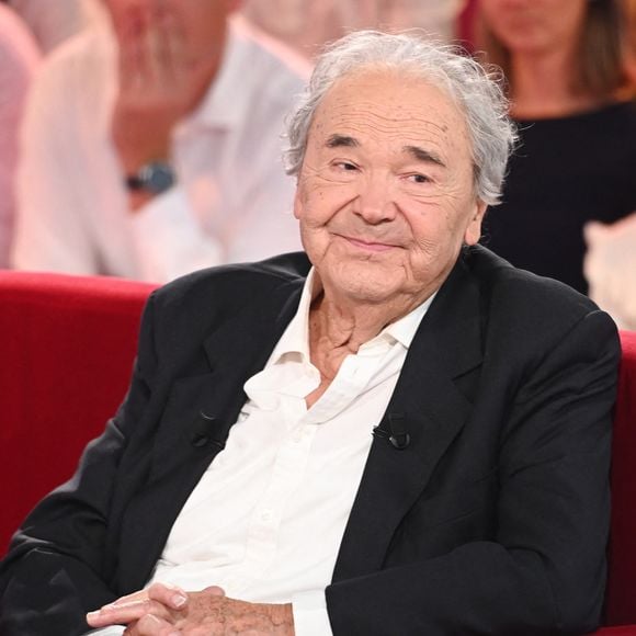 Pierre Perret lors de l'enregistrement de l'émission Vivement Dimanche, au studio Rive gauche, à Paris, France, le 22 octobre 2025, présentée par M.Drucker, diffusée sur France 3 le 16 novembre 2025. © Guillaume Gaffiot/Bestimage