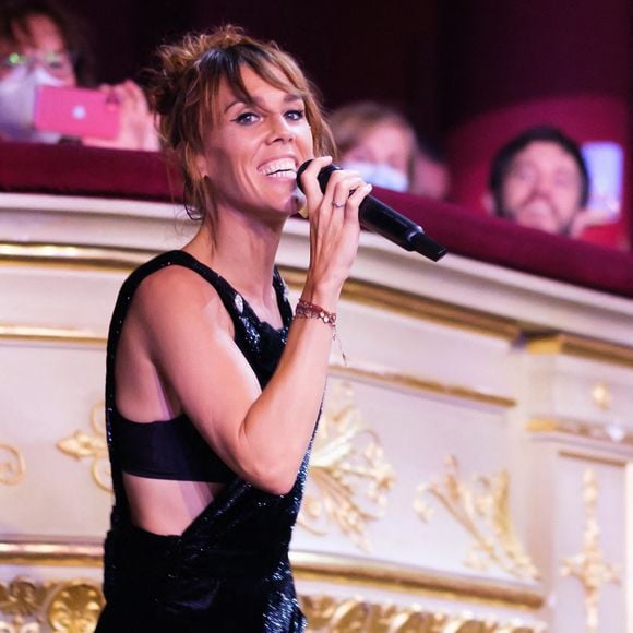 Désormais, Zaz a le regard tourné vers l’avenir, avec une tournée en France pour défendre ses nouveaux titres.

L'auteur-compositeur-interprète française Isabelle Geffroy, connue sous son nom de scène Zaz, se produit lors du concert au Teatro Real de Madrid, en Espagne, le 24 juillet 2022, où elle a montré sa fusion de la chanson française avec le jazz manouche, dans le cadre de la tournée "Organique Tour" à Madrid. Photo par Atilano Garcia /SOPA Images/SPUS/ABACAPRESS.COM