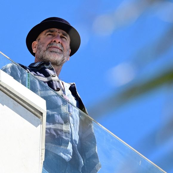 Eric Cantona à l'hôtel Marriott lors du 79ème Festival International du Film de Cannes (12 - 23 mai 2026), le 16 mai 2026.
© Romain Doucelin / Bestimage