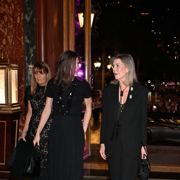 La princesse Caroline de Hanovre et sa fille Charlotte Casiraghi ont assisté à la cérémonie de proclamation de l'édition 2025 des Prix de la Fondation Prince Pierre à l'opéra Garnier à Monaco, le 14 octobre 2025.
© Bruno Bebert / Bestimage