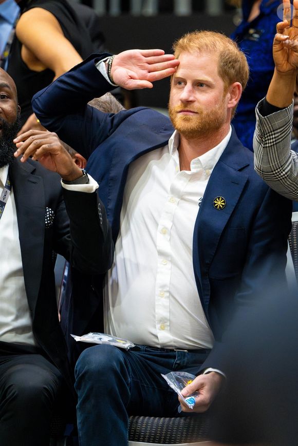 Vancouver, CANADA - Le prince Harry, duc de Sussex, assiste à la compétition de volley assis au Centre des congrès de Vancouver lors des Invictus Games Vancouver Whistler 2025. 15 février 2025

Photo : Backgrid USA / Bestimage