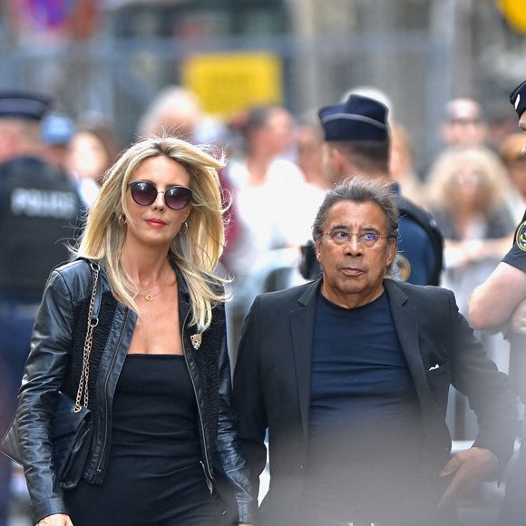 Moins connue du grand public que Laurent Voulzy, cette récompense a étonné les internautes. 

Isaure Le Faou et son compagnon Laurent Voulzy assistent aux obsèques de Thierry Ardisson à l'église Saint Roch à Paris, France, le 17 juillet 2025. Photo par Franck Castel/ABACAPRESS.COM