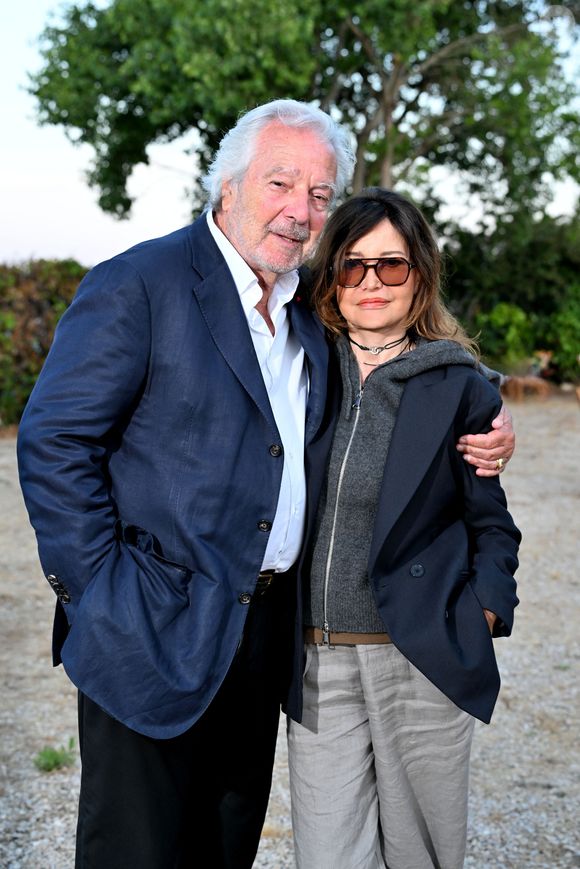 Pierre Arditi et sa femme Evelyne Bouix se sont mariés dans leur ancienne propriété, en 2010

Exclusif - Pierre Arditi et sa femme Evelyne Bouix durant la soirée d'ouverture de la troisième édition des Théâtrales d'Eze à l'oppidum du Col d'Eze, le 1er août 2025. © Bruno Bebert / Bestimage