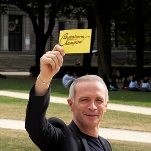 Samuel Etienne, présentateur de l'émission "question pour un champion pose a Bruxelles devant les arcades du cinquantenaire le 23 Juin 2017, Belgique. Photo by Polet/ABACAPRESS.COM