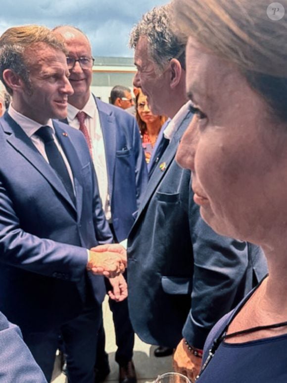 Ce voyage a également permis à Stéphane Plaza de développer ses activités sur l’île, avec l’ouverture prochaine de deux franchises Stéphane Plaza Immobilier. 

Exclusif - Stéphane Plaza, en voyage d'affaire pour trouver de nouveaux franchisés à Île Maurice, a reçu une invitation du président Emmanuel Macron à l'occasion de l'inauguration du nouveau site de l'Ambassade de France à Maurice à l'immeuble "The Workplace", Moka-Telfair, le vendredi 21 novembre 2025. © Bestimage