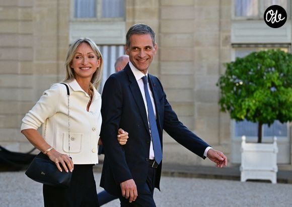 Les actifs auraient été dépréciés de 464 millions d'euros, sur fond de concurrence accrue, de crise publicitaire et de nombreux départs de journalistes. 

Rodolphe Saadé, Pdg de CMA-CGM et sa femme Véronique Albertini-Saadé, présidente de CMA - Personnalités à la sortie de la cérémonie de remise de légion d'honneur de Jean-Paul Bigard, Pdg de l'entreprise éponyme, au palais de l'Elysée à Paris le 27 mai 2026.

© Christian Liewig / Bestimage