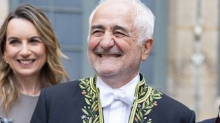 Première en 200 ans pour un chef cuisinier ! Guy Savoy se voit honoré d’une place de choix dans une célèbre institution française