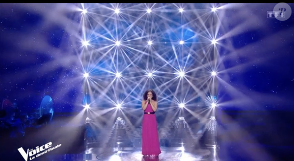 D'abord, Louane n'a chanté ce titre qu'une seule fois au mois de mars dernier. 

The voice, 26 avril 2025, TF1
