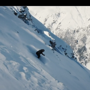 Amoureux des hauts sommets, il aime la neige et le ski.

Laurent Gerra présente ses coins préférés de Savoie dans l'émission Chroniques d'en haut de France TV le 12 novembre 2025. Capture d'écran/France TV