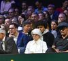 Yannick Noah et sa compagne n'étaient pas le seul couple présent dans les tribunes.

Marina Ferrari (ministre des Sports, de la Jeunesse), Gilles Moretton ( président de la FFT), Yannick Noah, sa compagne Malika  - Jannik Sinner remporte le Rolex Paris Masters 2025 face à Félix Auger-Aliasime à la Défense Arena le 2 novembre 2025 . © Veeren/Bestimage