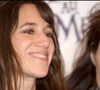 Une relation qui perdure encore aujourd'hui.

Charlotte Gainsbourg et Bambou à la Première du spectacle Alice au pays des merveilles au théâtre Mogador à Paris.
LIONEL URMAN  / BESTIMAGE