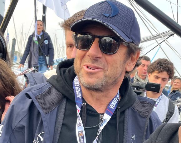 Mais si l'ouverture était initialement prévue en mai 2025, elle a finalement dû être reportée.

Patrick Bruel - Peoples au Vendée Globe 2024 aux Sables d'Olonne le 9 novembre 2024. © Fabien Faure / Bestimage