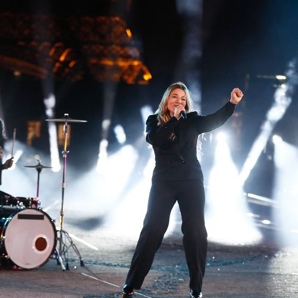 Exclusif - Santa - Tournage de l'émission "La grande soirée du 31 décembre de Paris" au Musée du Quai Branly à Paris, diffusée le 31 décembre sur France 2
© Christophe Clovis / Bestimage