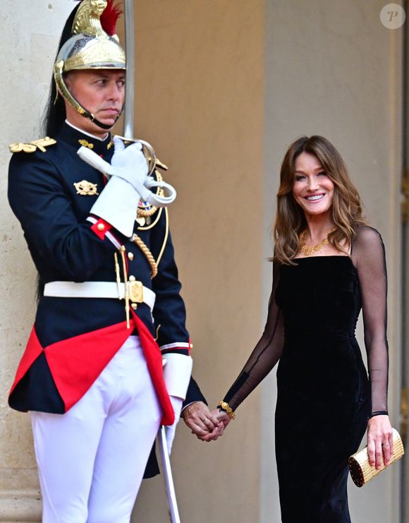 Carla Bruni (robe Ralph Lauren)  Sarkozy - Arrivées des personnalités au dîner d’État en l’honneur du président brésilien et de sa femme au palais présidentiel de l’Élysée à Paris le 5 juin 2025.

© Christian Liewig / Bestimage
