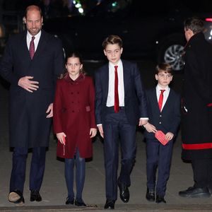 Le prince William, prince de Galles avec ses enfants la princesse Charlotte, le prince George, le prince Louis lors du service de chants de Noël Together At Christmas à l'abbaye de Westminster, Londres le 6 décembre 2024.

© Julien Burton / Bestimage