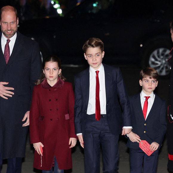 Le prince William, prince de Galles avec ses enfants la princesse Charlotte, le prince George, le prince Louis lors du service de chants de Noël Together At Christmas à l'abbaye de Westminster, Londres le 6 décembre 2024.

© Julien Burton / Bestimage