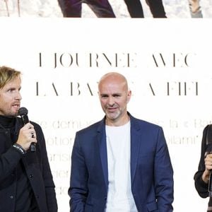 Elodie Fontan (marraine de Hope), Philippe Lacheau, Julien Arruti lors de la soirée annuelle de gala de l'association Hope au pavillon Gabriel à Paris le 14 octobre 2025.
L’association HOPE propose, à travers l’équithérapie et de nombreux ateliers artistiques, un accompagnement destiné aux femmes qui, après l’annonce de leur cancer, souhaitent se reconstruire émotionnellement et retrouver confiance en elles, au-delà du parcours médical.

© Anne-Sophie Guebey / Bestimage