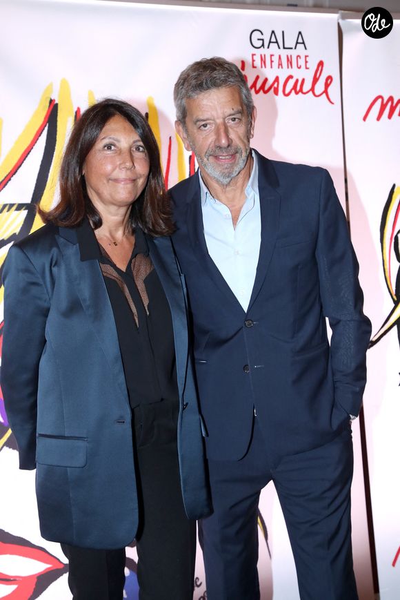 Docteur Michel Cymes et sa femme Nathalie Cymes à la soirée de gala Enfance Majuscule à Salle Gaveau à Paris le 7 octobre 2024. Enfance Majuscule milite activement pour une libération de la parole des victimes, et pour une réelle prise en compte par les pouvoirs publics des violences et des maltraitances quotidiennes subies par les enfants.

Bertrand Rindoff / Bestimage