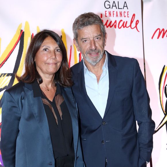 Docteur Michel Cymes et sa femme Nathalie Cymes à la soirée de gala Enfance Majuscule à Salle Gaveau à Paris le 7 octobre 2024. Enfance Majuscule milite activement pour une libération de la parole des victimes, et pour une réelle prise en compte par les pouvoirs publics des violences et des maltraitances quotidiennes subies par les enfants.

Bertrand Rindoff / Bestimage