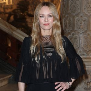 Vanessa Paradis participe au défilé Chanel Front Row lors de la PFW Haute Couture à Paris, France, le 25 juin 2024. Photo by Jerome Dominé/ABACAPRESS.COM