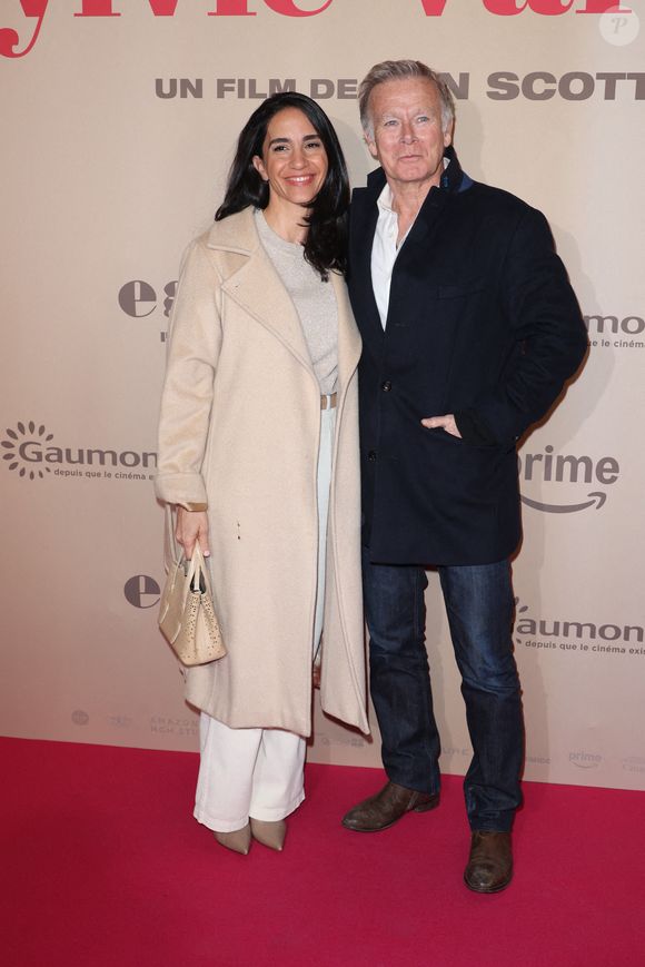 Franck Dubosc et sa femme Daniele Dubosc assistent à l'avant-première de " Ma Mere, Dieu et Sylvie Vartan " au Pathe Palace à Paris le 17 mars 2025, France. Photo par Jerome Domine/ABACAPRESS.COM