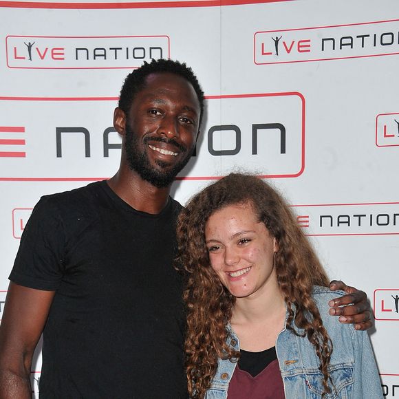 Thomas NGijol pose avec Barbara Biancardini, la fille de Karole Rocher, dans les salons de Bercy avant d'assister au concert de Beyonce a Paris, France le 25 avril 2013. Bestimage