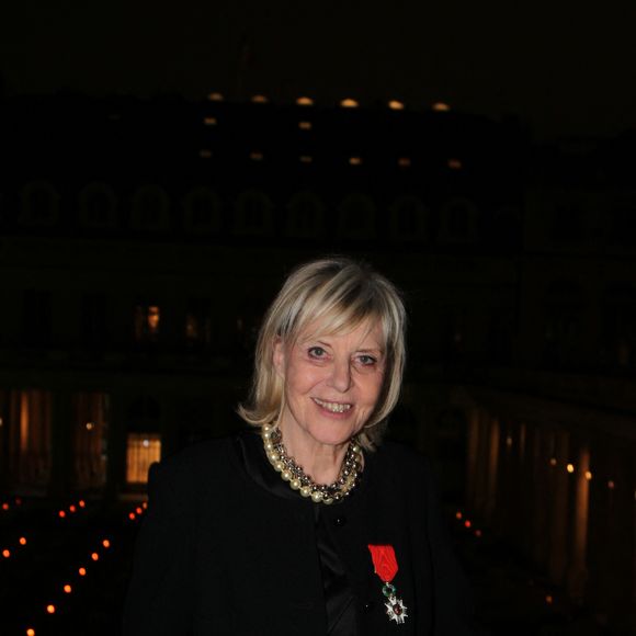 Entre rires et émotion, cet hommage à Chantal Ladesou restera aussi marqué par le sourire fragile mais lumineux d’Olivier Lejeune.

Chantal Ladesou - Rachida Dati remet à Chantal Ladesou les insignes de Chevalier de la Légion d'Honneur au ministère de la Culture à Paris le 2 février 2026.

© Philippe Baldini / Bestimage