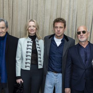 Bernard Arnault, Delphine Arnault , Jonathan Anderson (J.W. Anderson), Jeff Bezos et sa femme Lauren Sánchez - Greeting au défilé Dior "Collection Haute Couture Printemps/Eté 2026" lors de la Fashion Week de Paris (PFW), au musée Rodin, à Paris, France, le 26 janvier 2026. © Olivier Borde/Bestimage