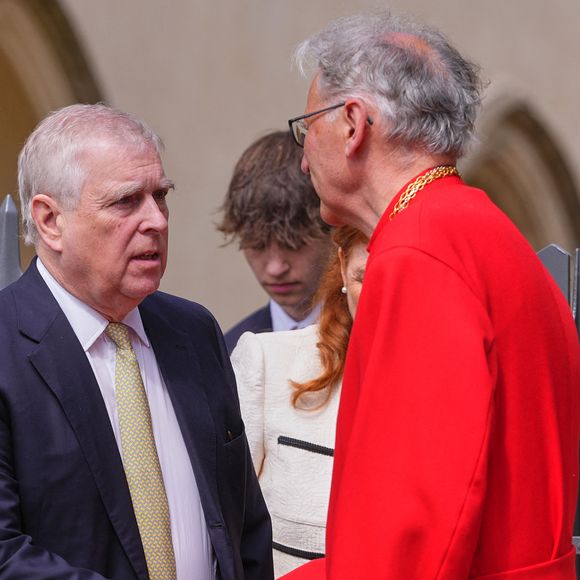 Le prince Andrew assiste à la messe de Pâques de la famille royale dans la chapelle Saint George de Windsor dans le Berkshire, le 20 avril 2025 

Julien Burton / Bestimage