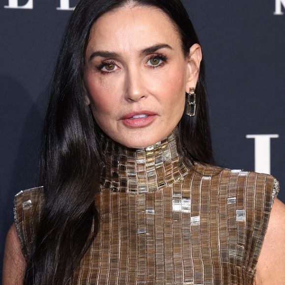 Demi Moore arrive à la célébration des femmes d'Hollywood organisée par ELLE au Four Seasons Hotel - Los Angeles at Beverly Hills le 19 novembre 2024 à Los Angeles, CA, USA. Photo by Mark Von Holden/AFF/ABACAPRESS.COM