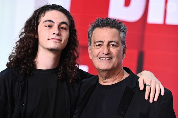 Son fils Keenan a aujourd'hui 24 ans...

Exclusif - Phil Barney et son fils Keenan Barnes - Enregistrement de l'émission "Vivement Dimanche" au Studio Gabriel, présentée par M.Drucker et diffusée sur France 3 le 24 septembre
© Guillaume Gaffiot / Bestimage