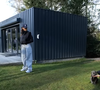 Kurt profite chaque jour de longues promenades dans les bois avec les membres de la famille.

Vitaa ouvre les portes de son domicile pour "Esprit dog".