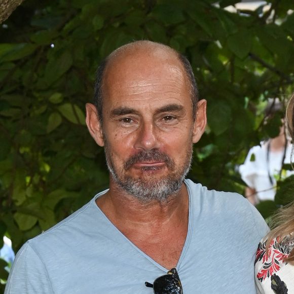 "Aujourd'hui il a 27 ans, il a trouvé son équilibre avec une vie à lui et des amis. C'est un immense soulagement."

Bernard Campan et Isabelle Carré au photocall du film "La Degustation" lors du 15e festival du film francophone de Angoulême, le 26 août 2022. © Coadic Guirec/Bestimage