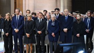 Elisabeth Badinter entourée des 3 enfants qu'elle a eus avec Robert Badinter : Judith, Simon et Benjamin présents au Panthéon pour ce jour qui marque l'histoire