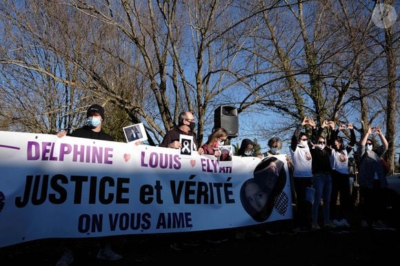 A Cagnac-les-Mines (Tarn, France), les proches, amis et collègues de travail de Delphine Jubillar ont organisé une marche en son hommage. Le 19 décembre 2021. Photo par Patrick Batard / ABACAPRESS.COM