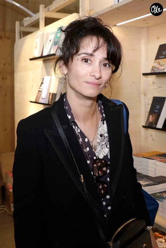 Consciente de leur cadre de vie, la maman admet par ailleurs que ses enfants "sont des privilégiés". 

Rachida Brakni au Festival du Livre de Paris 2024 au Grand Palais Éphémère le 14 avril 2024. © Cédric Perrin / Bestimage