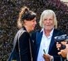 Dans cet ancien port de pêcheurs, Renaud est une figure adorée. Et si les touristes cherchent sans cesse sa trace, les habitants font donc bloc pour préserver sa tranquillité.

Le chanteur Renaud et sa compagne Cerise - Mariage d'Hugues Aufray et de Murielle Mégevand à la mairie de Marly-Le Roy, France, le 2 septembre 2023.

©BestImage