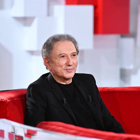 Ni le présentateur ni son entourage n'en a pour l'heure dit davantage sur son état.

Exclusif - Michel Drucker - Enregistrement de l'émission Vivement dimanche au studio Gabriel, presentée par Michel Drucker . Diffusion sur France 3 le 24/02/24 . © Guillaume Gaffiot / Bestimage