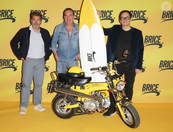 Un souvenir qui remonte mais il n'a rien oublié, lui qui a fait la projection spéciale de "Brice de Nice" vingt ans plus tard.

Clovis Cornillac, Jean Dujardin et James Huth lors de la projection spéciale pour célébrer les 20 ans de Brice de Nice en présence de l'équipe du film au Grand Rex à Paris, France, le 6 avril 2025. © Coadic Guirec/Bestimage