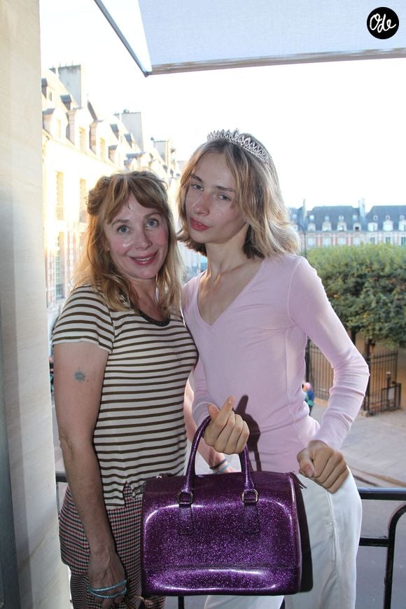 Exclusif - Julie Depardieu et son fils Billy Blanchard - Défilé Marie Beltrami au Serpent à Plumes à Paris, le 22 septembre 2026. 

© Philippe Baldini/Bestimage